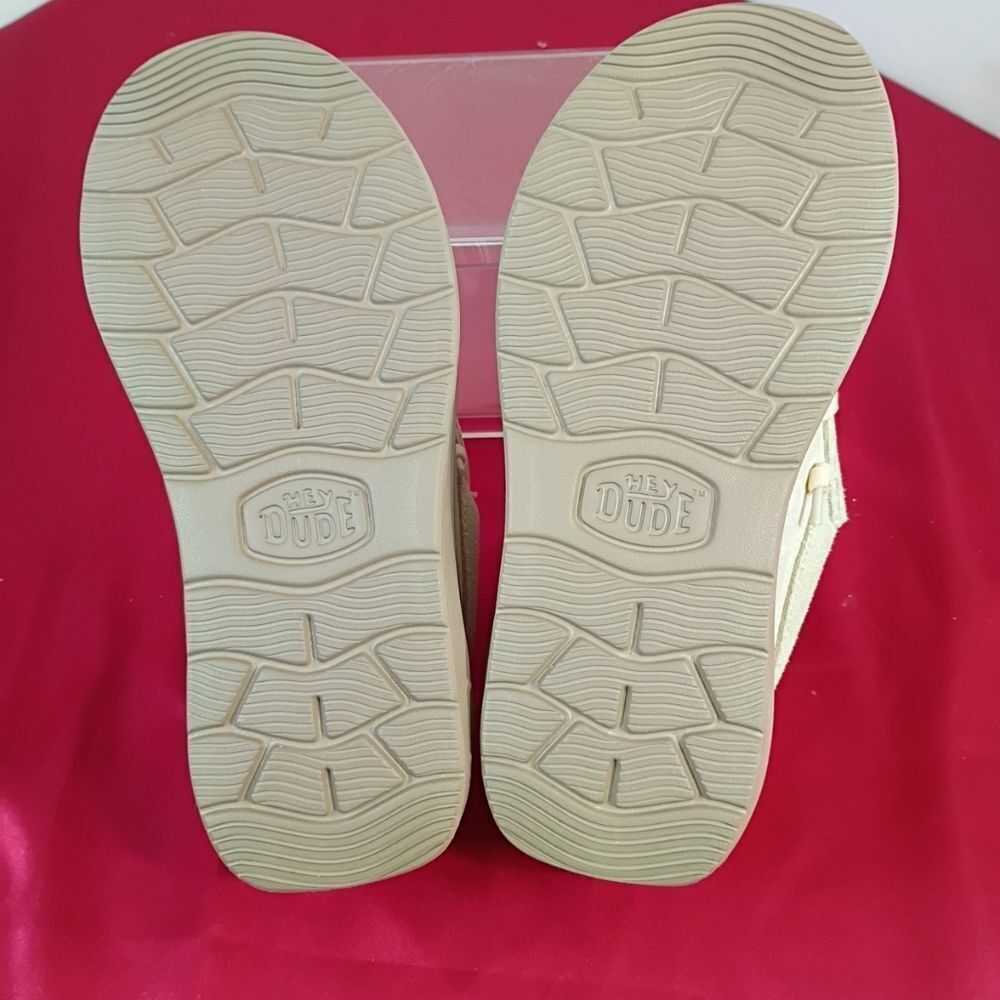 Hey Dude Wendy Comf Suede Women’s Size 5 Blush New With Small Mark On R Shoe - Picture 6 of 10